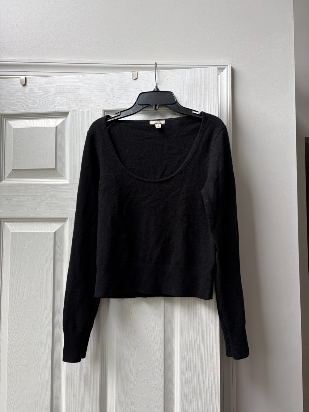J. Crew 100% cashmere Black Scoop Neck Long Sleeve sweater
